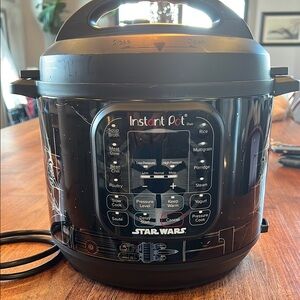 Star Wars Instant Pot Duo - Black and Silver